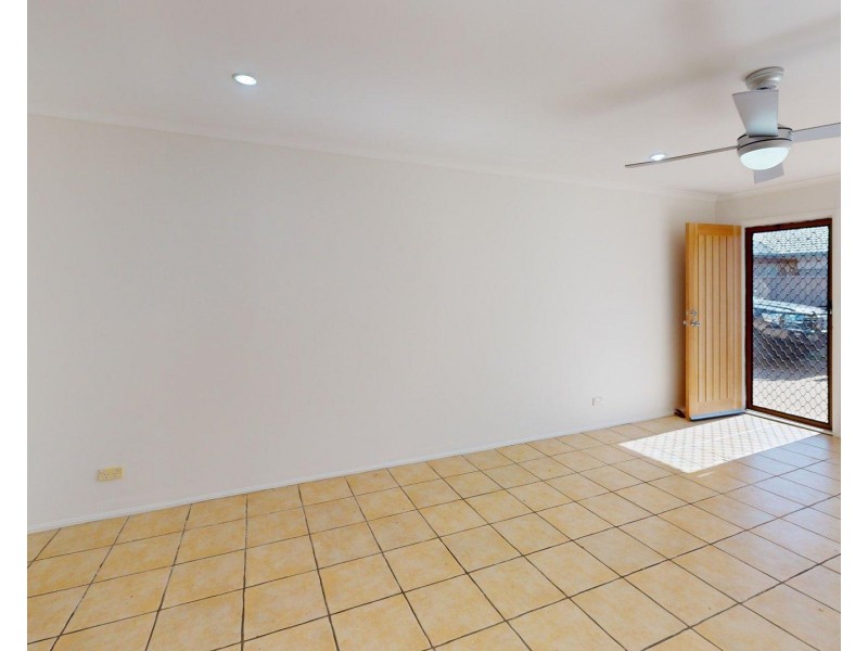 1/146 Whiting Street, Labrador QLD 4215