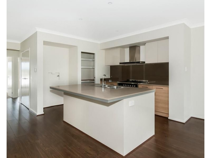 3 Hantlemann Lane, Yarrabilba QLD 4207