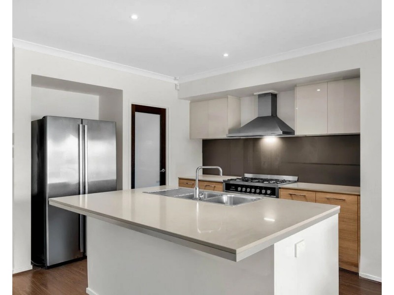 3 Hantlemann Lane, Yarrabilba QLD 4207