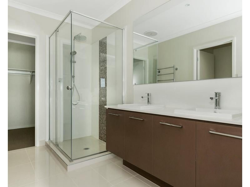 3 Hantlemann Lane, Yarrabilba QLD 4207