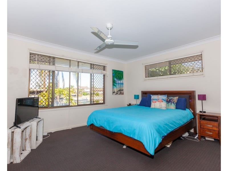 54 Markeri Street, Mermaid Waters QLD 4218