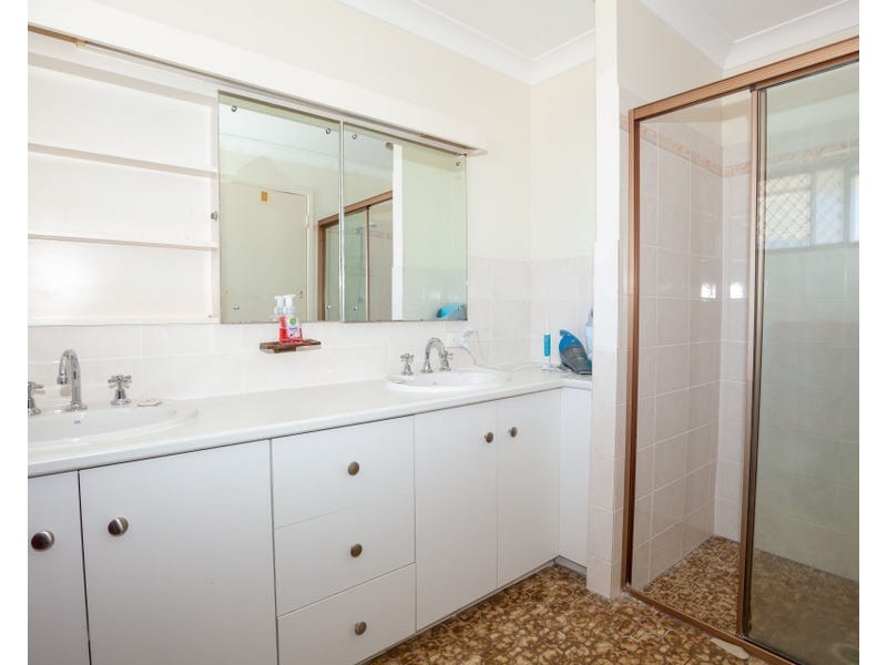 54 Markeri Street, Mermaid Waters QLD 4218