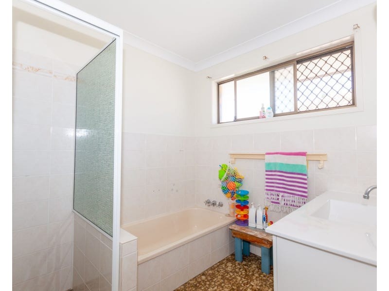 54 Markeri Street, Mermaid Waters QLD 4218