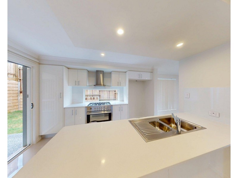 16 Jimna Circuit, White Rock QLD 4306