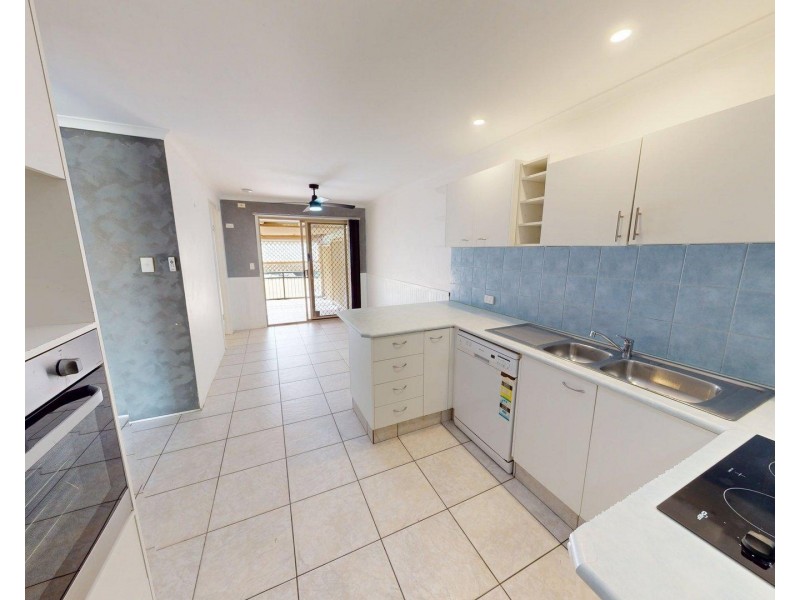 2/2 Columbia Court, Oxenford QLD 4210