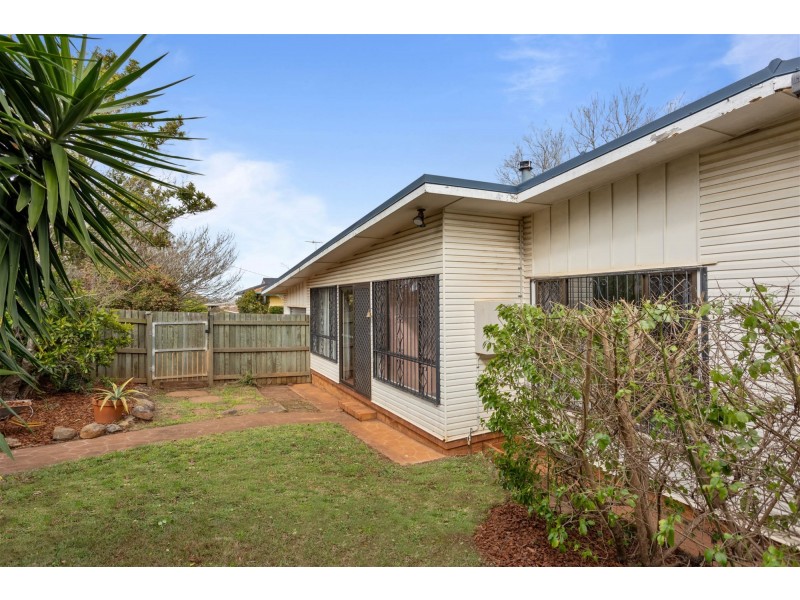 27 Rowbotham Street, Rangeville QLD 4350