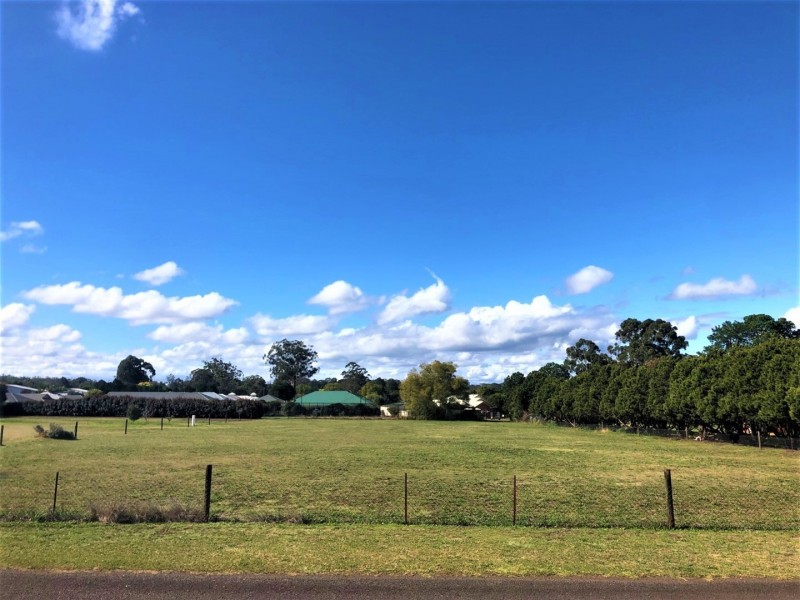 12 Stanley Parade, Highfields QLD 4352