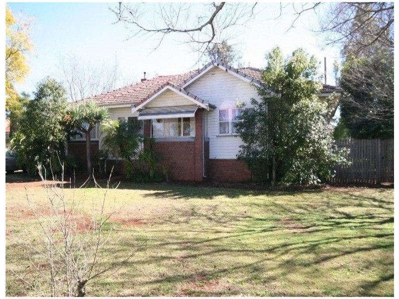 73 Hill Street, Newtown QLD 4350