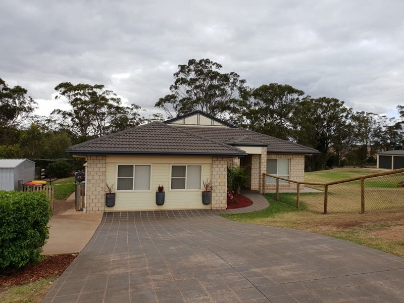 6 Oakdale Place, Highfields QLD 4352