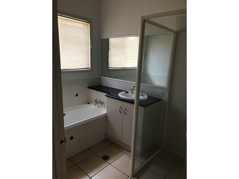 6 Oakdale Place, Highfields QLD 4352