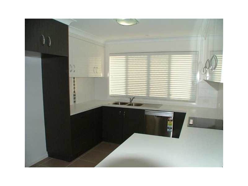 2/12 Alexander Avenue, Highfields QLD 4352