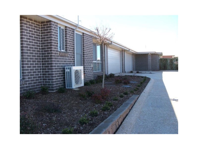 2/12 Alexander Avenue, Highfields QLD 4352