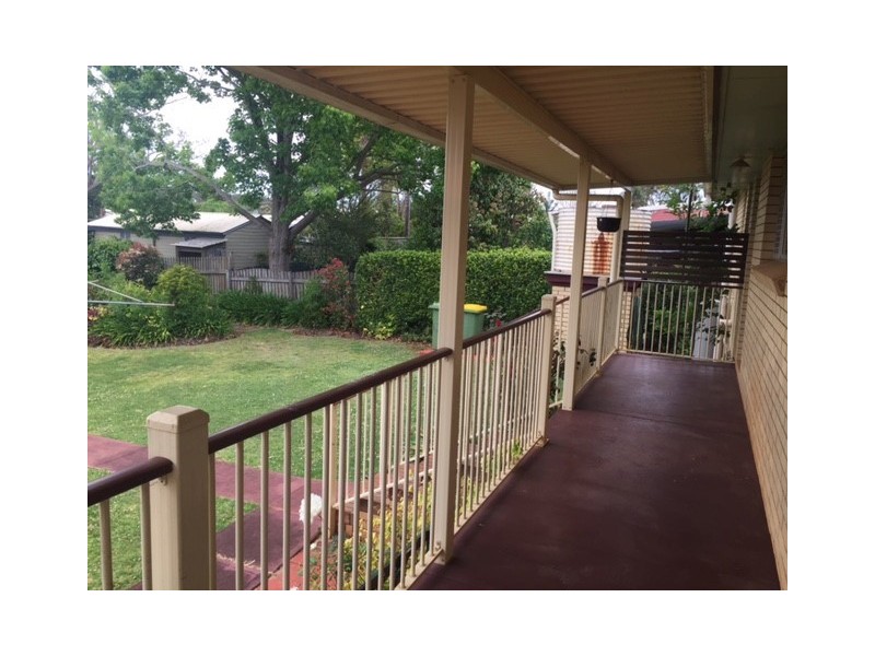 52 Skehan Street, Centenary Heights QLD 4350