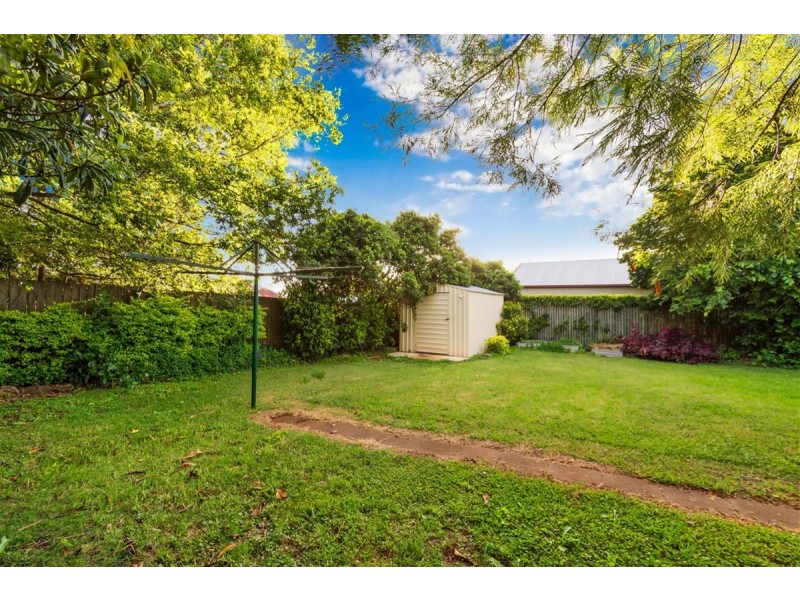 12 Robinson Street, North Toowoomba QLD 4350