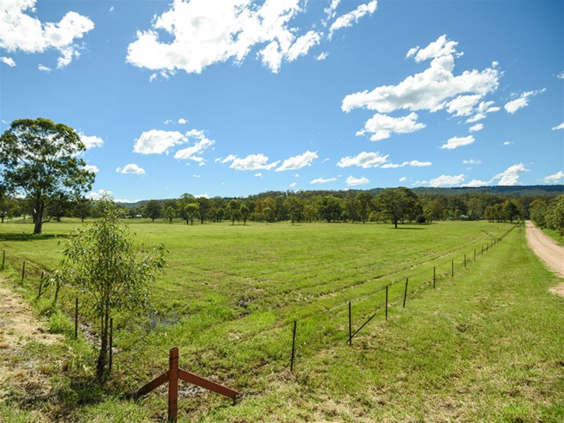 41 Watts Road, Murphys Creek QLD 4352