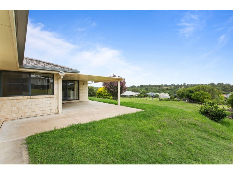 11 Petria Court, Meringandan QLD 4352