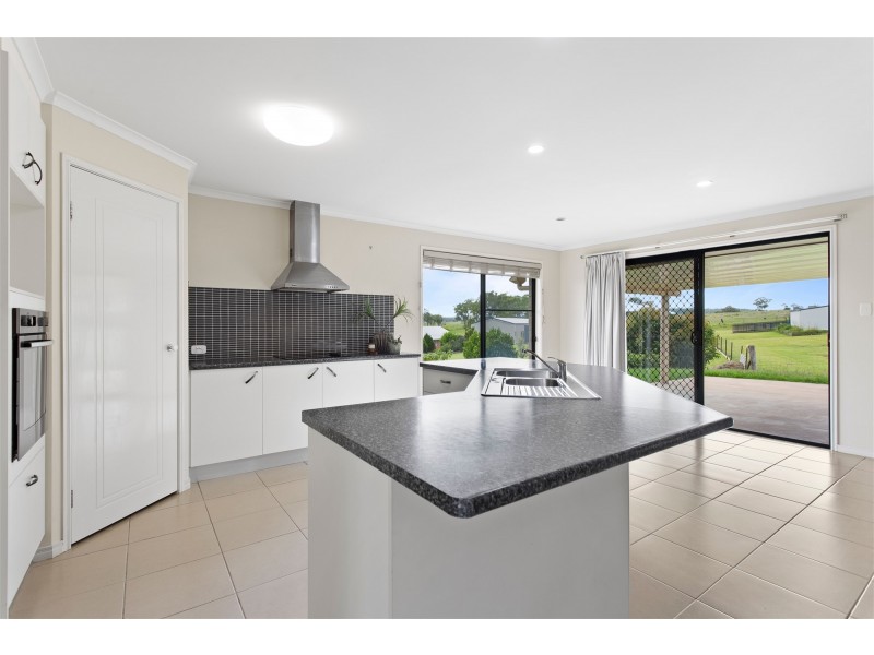 11 Petria Court, Meringandan QLD 4352