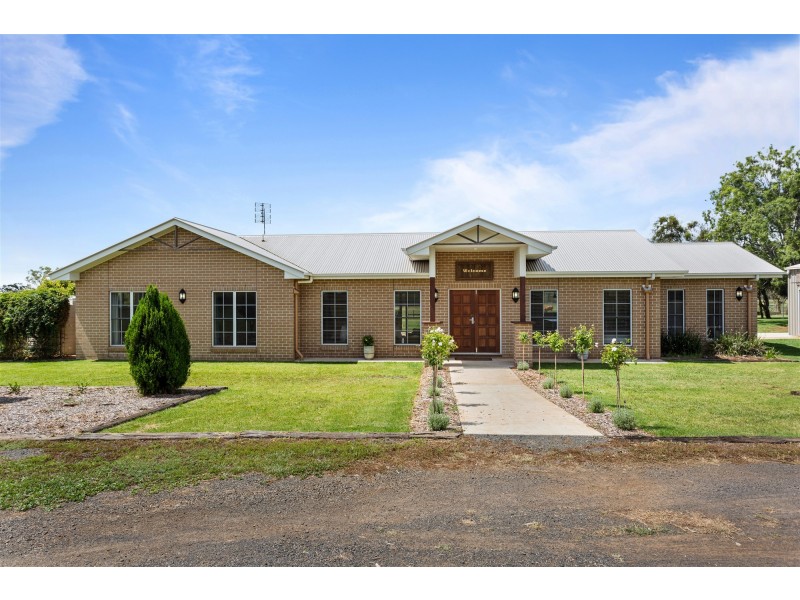 154 Klein Road, Meringandan QLD 4352