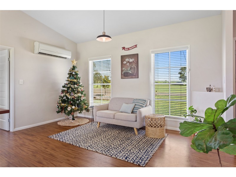 154 Klein Road, Meringandan QLD 4352