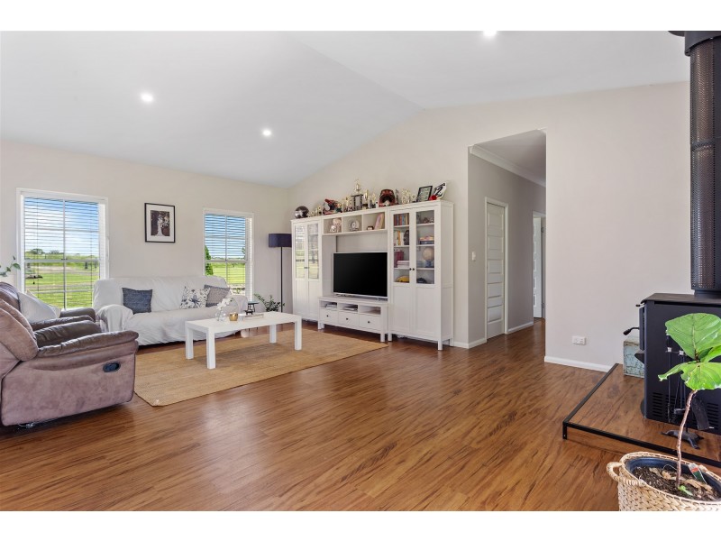 154 Klein Road, Meringandan QLD 4352