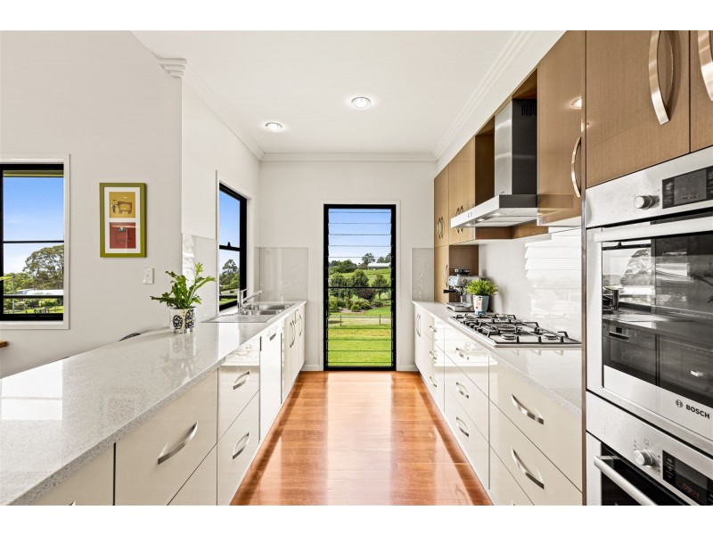 45 Montrose Road, Cabarlah QLD 4352