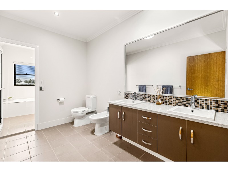 45 Montrose Road, Cabarlah QLD 4352