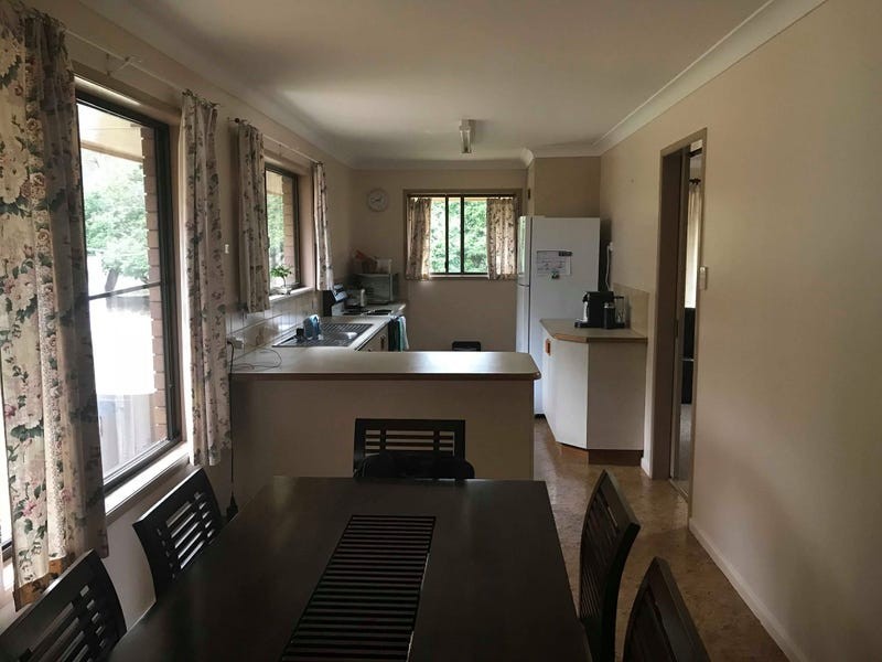 9851 New England Highway, Cabarlah QLD 4352