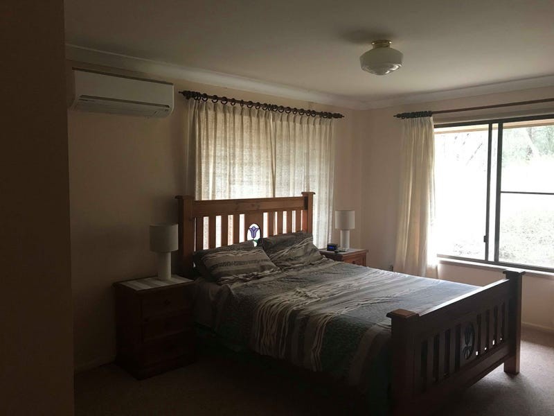 9851 New England Highway, Cabarlah QLD 4352