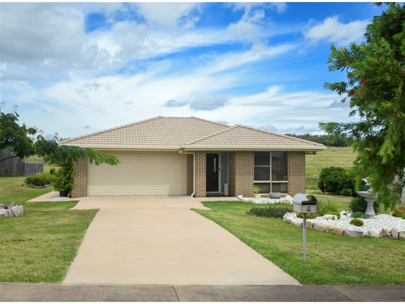 4 Curlew Street, Meringandan West QLD 4352