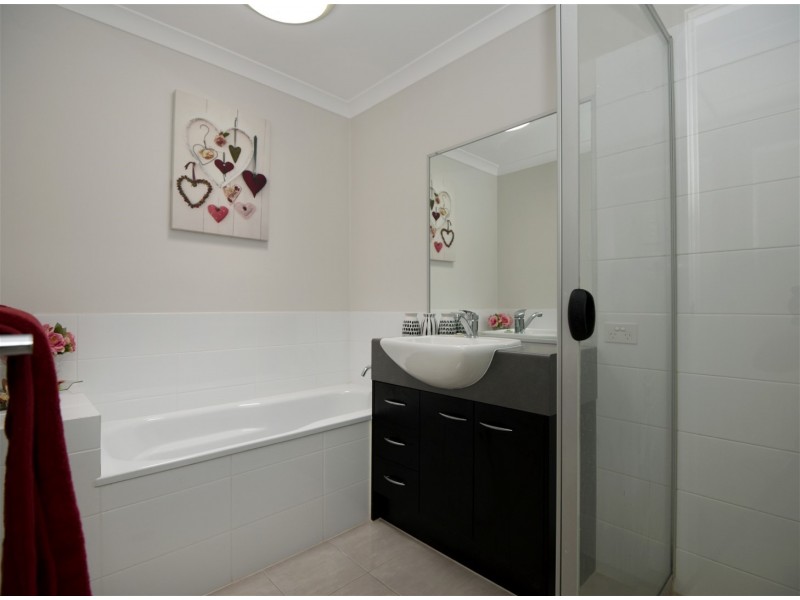 4 Curlew Street, Meringandan West QLD 4352