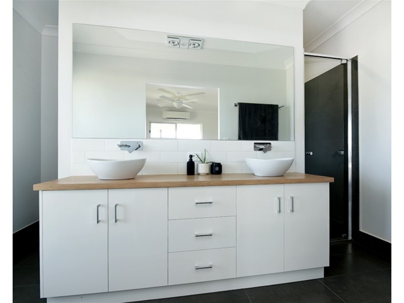 29 Southern Cross Road, Kingsthorpe QLD 4400