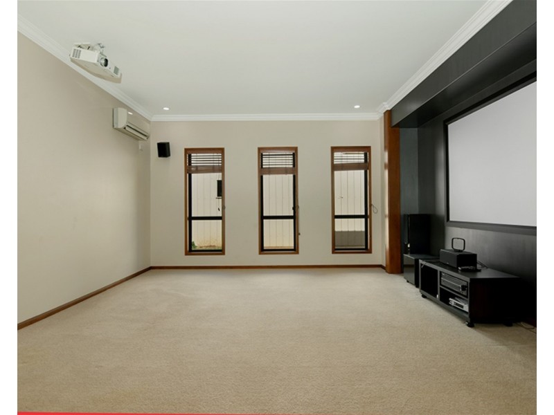25 Bass Street, Cabarlah QLD 4352