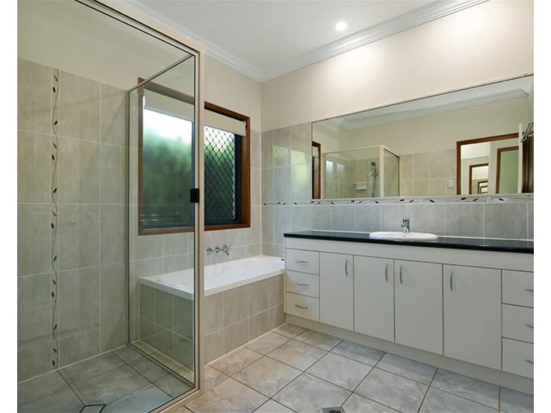 25 Bass Street, Cabarlah QLD 4352