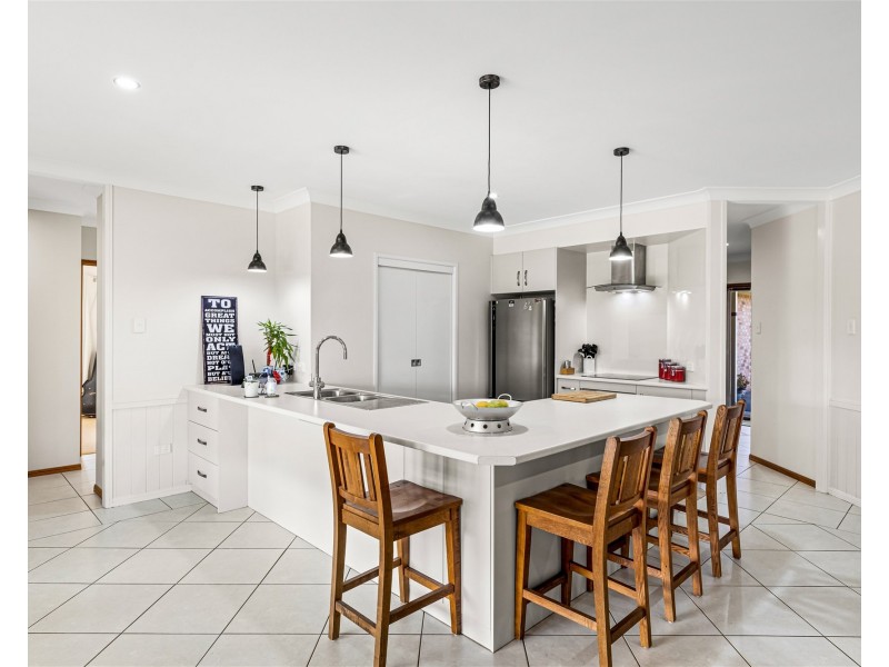 6 Eastwood Place, Highfields QLD 4352