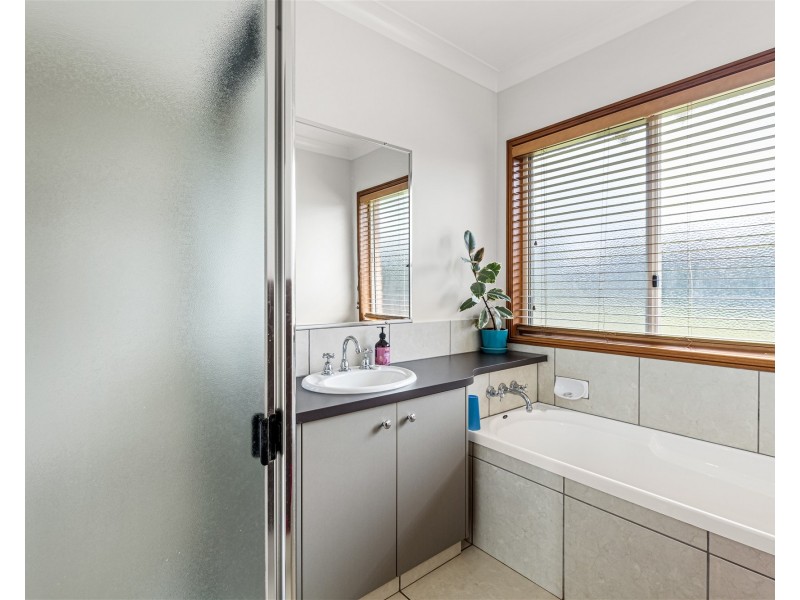 6 Eastwood Place, Highfields QLD 4352