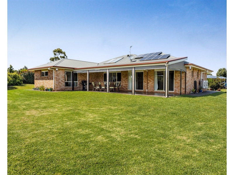 6 Eastwood Place, Highfields QLD 4352