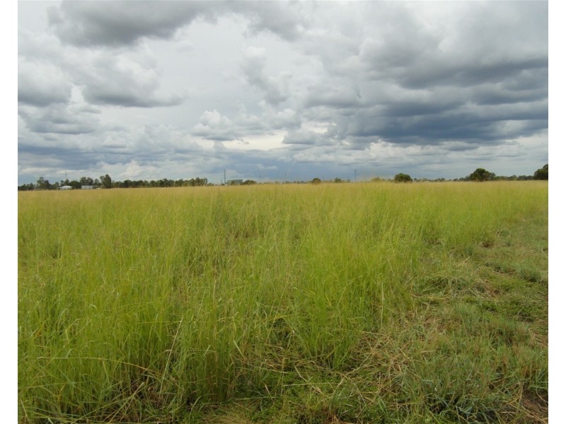12371 Warrego Highway, Oakey QLD 4401