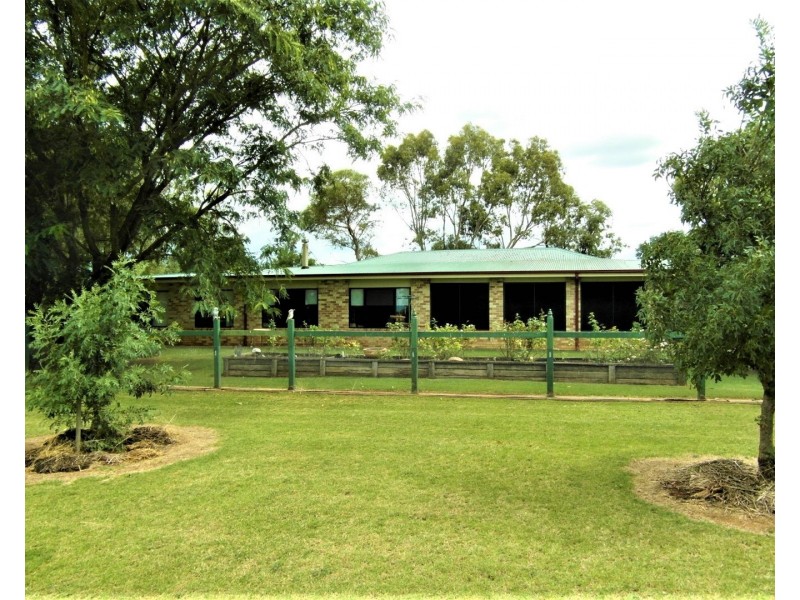 12371 Warrego Highway, Oakey QLD 4401