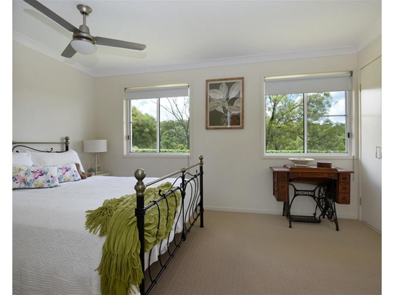 25 Bogong Court, Cabarlah QLD 4352