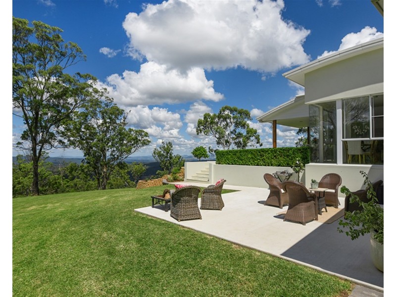 25 Bogong Court, Cabarlah QLD 4352