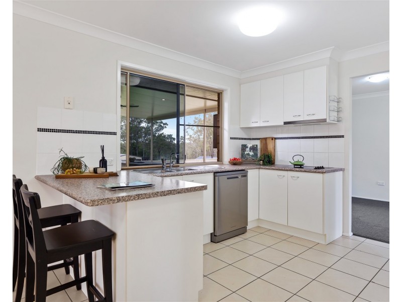 33 Highland Park Road, Meringandan West QLD 4352