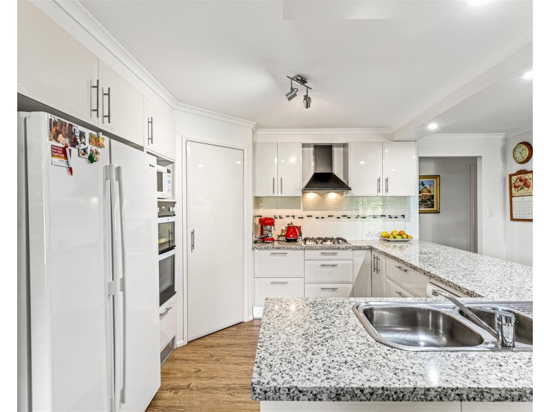 10 McLachlan Drive, Highfields QLD 4352