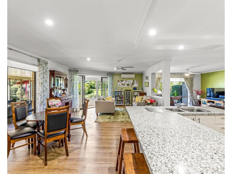 10 McLachlan Drive, Highfields QLD 4352