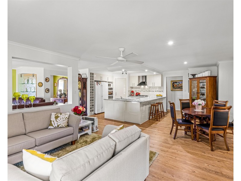 10 McLachlan Drive, Highfields QLD 4352