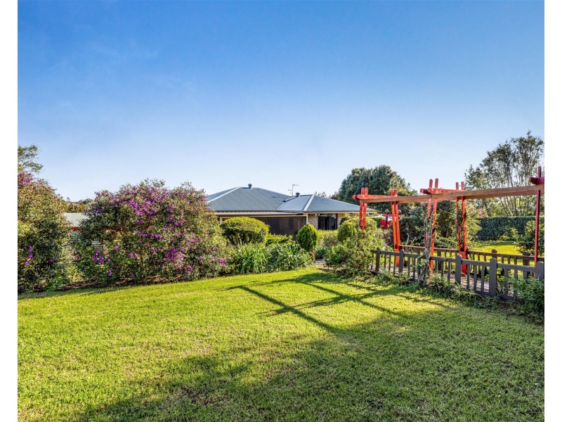 10 McLachlan Drive, Highfields QLD 4352