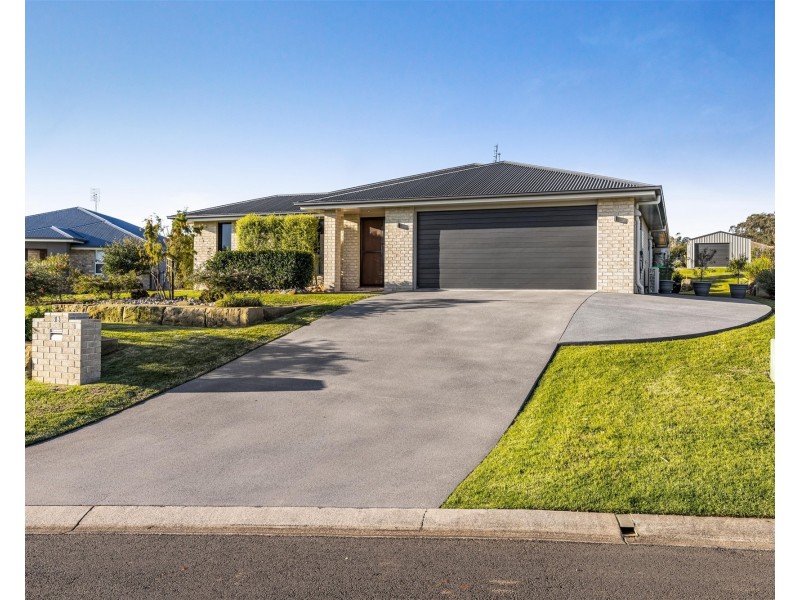 33 Lilly Avenue, Cawdor QLD 4352