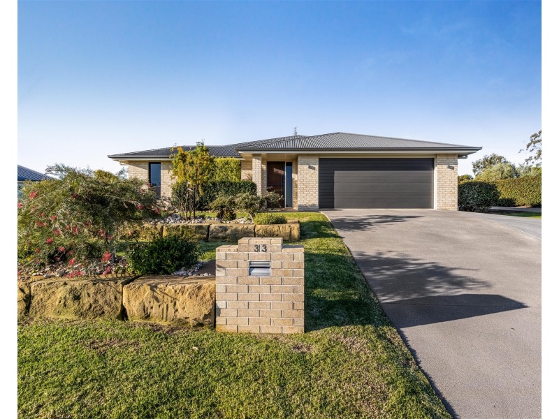 33 Lilly Avenue, Cawdor QLD 4352