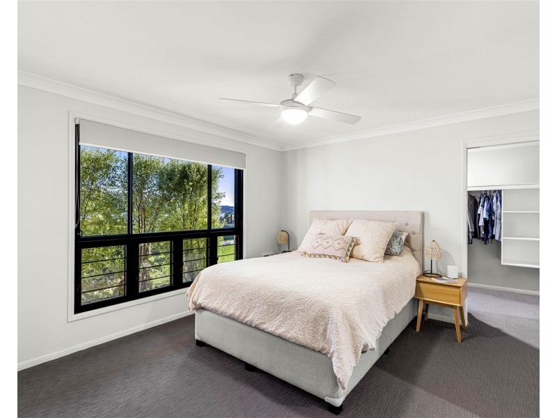 33 Lilly Avenue, Cawdor QLD 4352