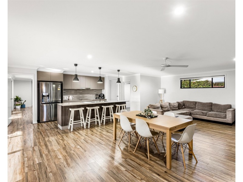 33 Lilly Avenue, Cawdor QLD 4352