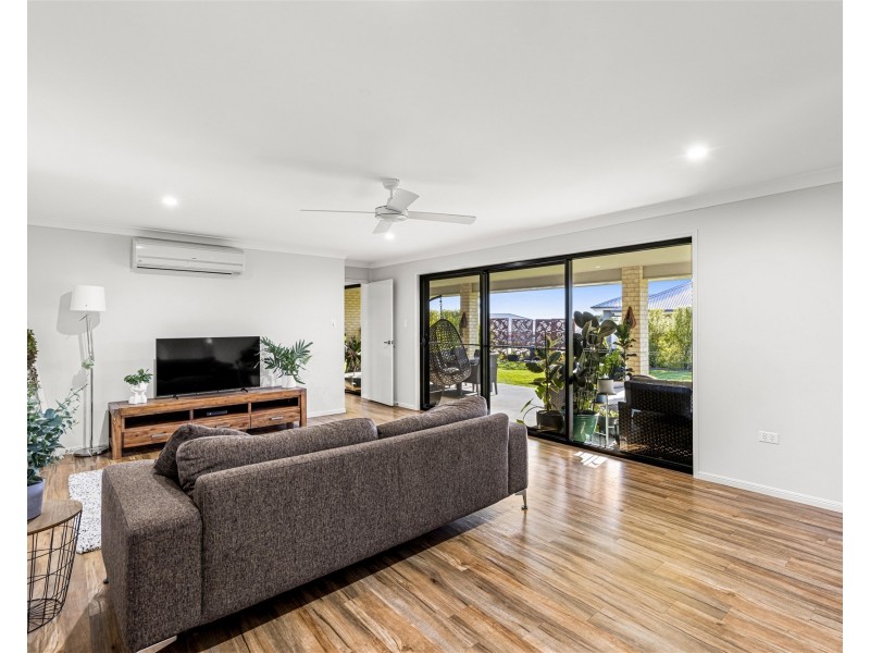 33 Lilly Avenue, Cawdor QLD 4352